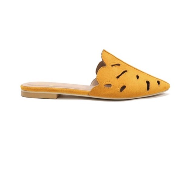 Last Pair! Yellow Leaf Mules - Laser Cut Flats - Picture 6 of 7